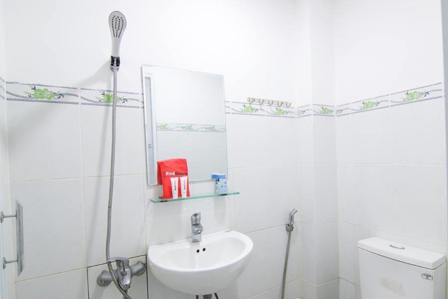 Reddoorz Hoang Tuan Hotel Ho Chi Minh City Bagian luar foto